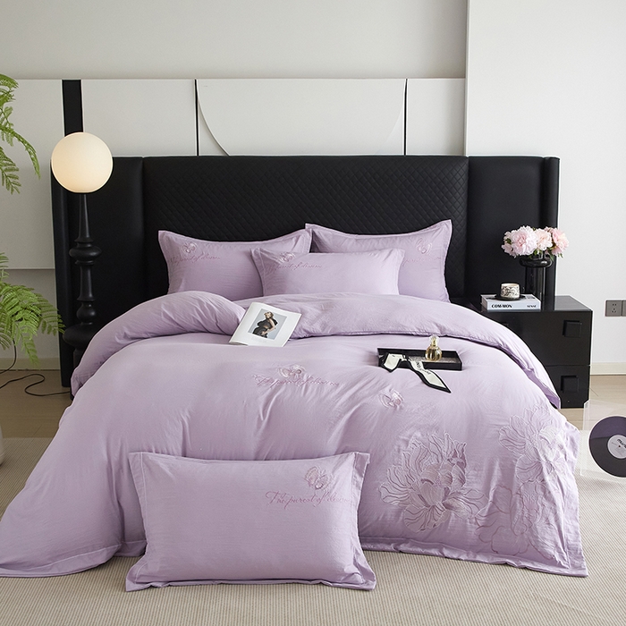 91家纺网 家纺一手货源 找家纺 金纱玉纺家纺 2025新款水洗棉工艺刺绣四件套 沁颜花开-紫