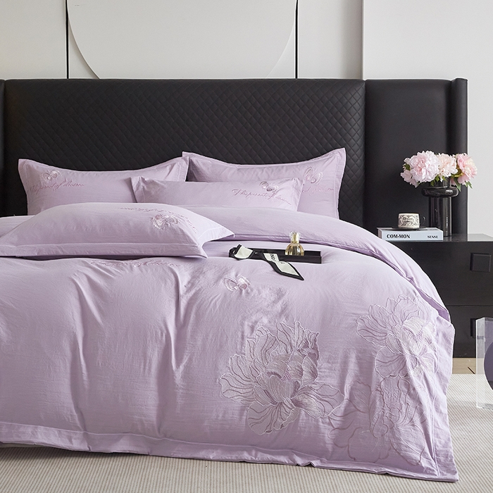 91家纺网 家纺一手货源 找家纺 金纱玉纺家纺 2025新款水洗棉工艺刺绣四件套 沁颜花开-紫