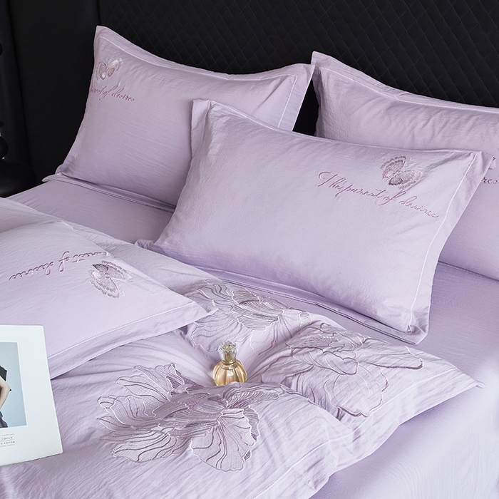 91家纺网 家纺一手货源 找家纺 金纱玉纺家纺 2025新款水洗棉工艺刺绣四件套 沁颜花开-紫