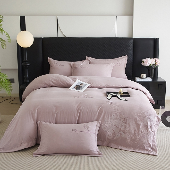 91家纺网 家纺一手货源 找家纺 金纱玉纺家纺 2025新款水洗棉工艺刺绣四件套 沁颜花开-紫豆沙