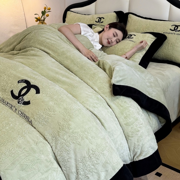 91家纺网 家纺一手货源 找家纺 言熙居家纺 2025新款全消光240克雕花牛奶绒四件套一套重9斤小香风系列 小香风-抹茶绿