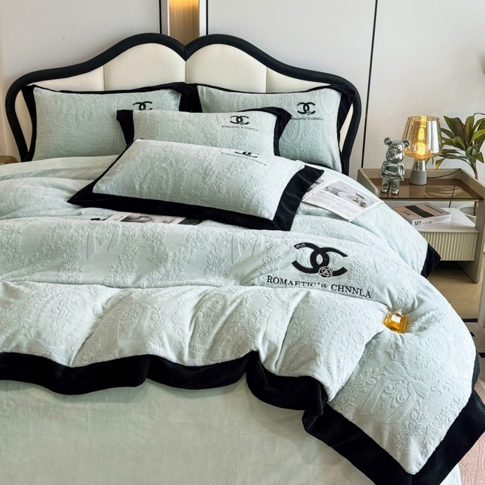 91家纺网 家纺一手货源 找家纺 言熙居家纺 2025新款全消光240克雕花牛奶绒四件套一套重9斤小香风系列 小香风-薄荷绿