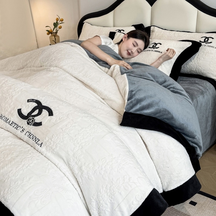 言熙居家纺 2025新款全消光240克雕花牛奶绒四件套一套重9斤小香风系列 小香风-灰