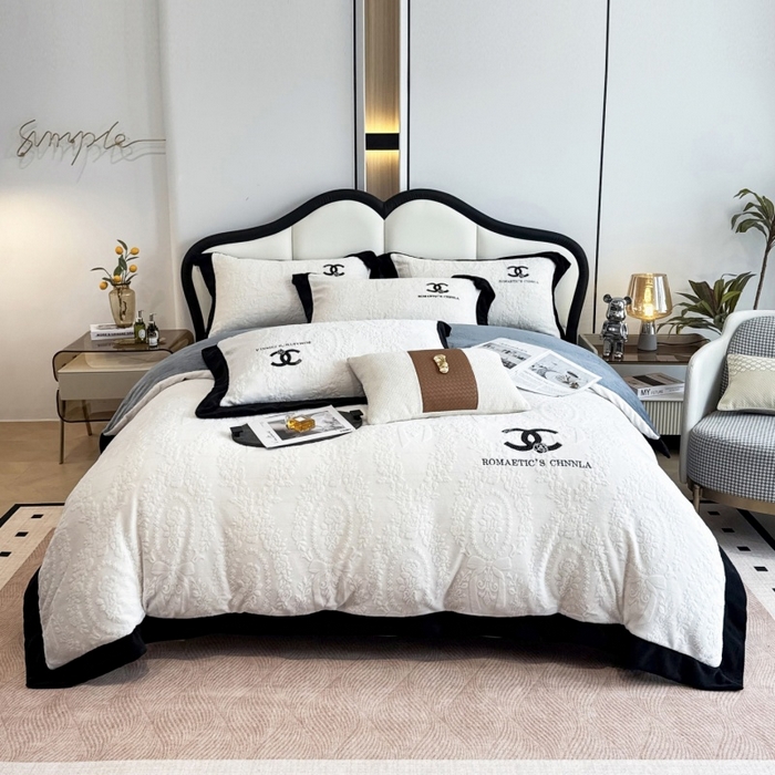 91家纺网 家纺一手货源 找家纺 言熙居家纺 2025新款全消光240克雕花牛奶绒四件套一套重9斤小香风系列 小香风-灰