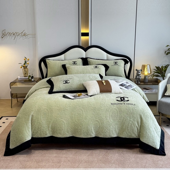91家纺网 家纺一手货源 找家纺 言熙居家纺 2025新款全消光240克雕花牛奶绒四件套一套重9斤小香风系列 小香风-抹茶绿