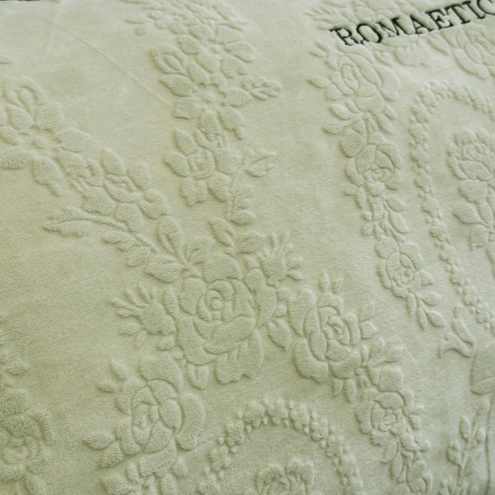 91家纺网 家纺一手货源 找家纺 言熙居家纺 2025新款全消光240克雕花牛奶绒四件套一套重9斤小香风系列 小香风-抹茶绿