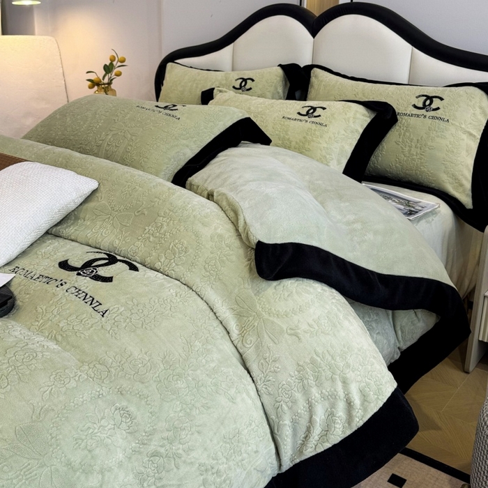 91家纺网 家纺一手货源 找家纺 言熙居家纺 2025新款全消光240克雕花牛奶绒四件套一套重9斤小香风系列 小香风-抹茶绿