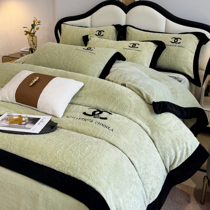 91家纺网 家纺一手货源 找家纺 言熙居家纺 2025新款全消光240克雕花牛奶绒四件套一套重9斤小香风系列 小香风-抹茶绿