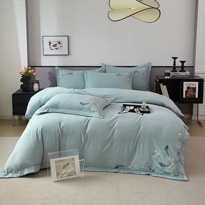 91家纺网 家纺一手货源 找家纺 金纱玉纺家纺 2025新款水洗棉工艺刺绣四件套 恬静时光-豆绿