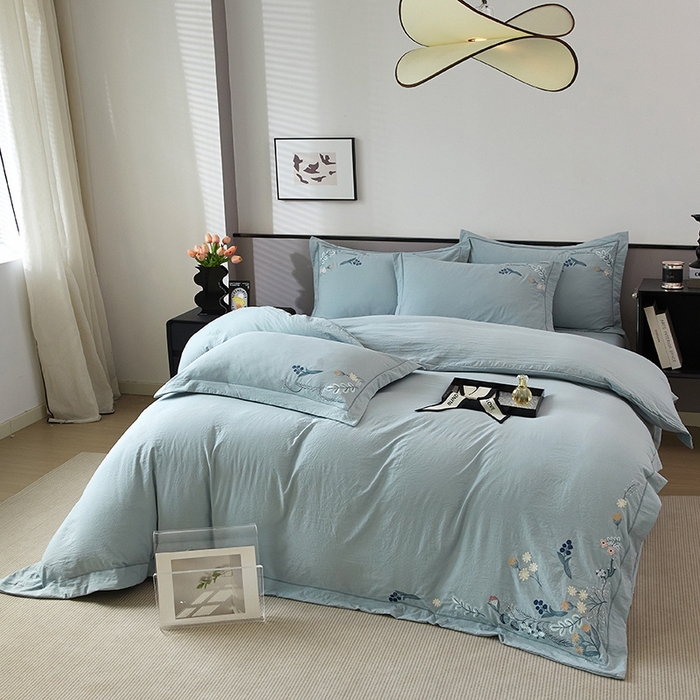 91家纺网 家纺一手货源 找家纺 金纱玉纺家纺 2025新款水洗棉工艺刺绣四件套 恬静时光-豆绿