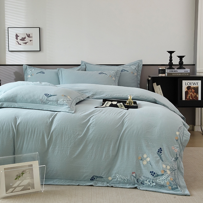 91家纺网 家纺一手货源 找家纺 金纱玉纺家纺 2025新款水洗棉工艺刺绣四件套 恬静时光-豆绿