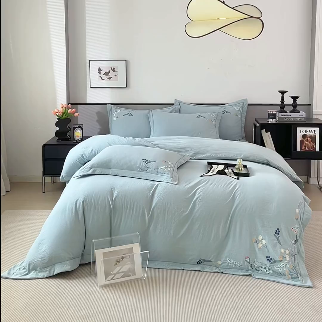 91家纺网 家纺一手货源 找家纺 金纱玉纺家纺 2025新款水洗棉工艺刺绣四件套 恬静时光-豆绿