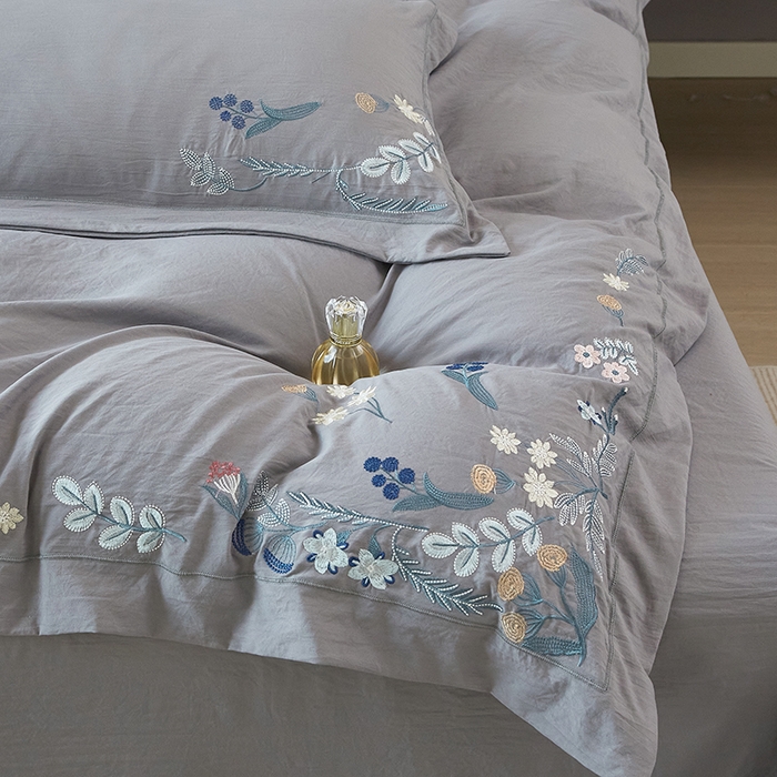 91家纺网 家纺一手货源 找家纺 金纱玉纺家纺 2025新款水洗棉工艺刺绣四件套 恬静时光-中灰