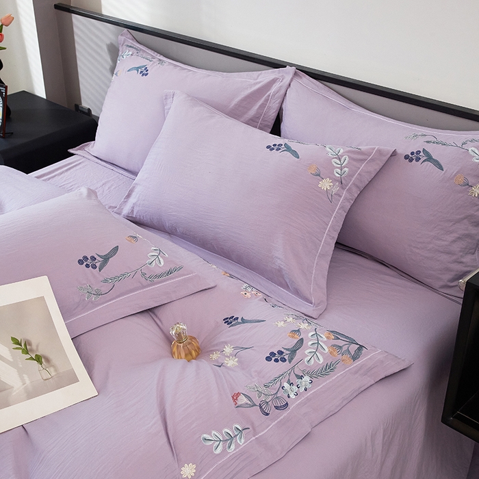 91家纺网 家纺一手货源 找家纺 金纱玉纺家纺 2025新款水洗棉工艺刺绣四件套 恬静时光-紫