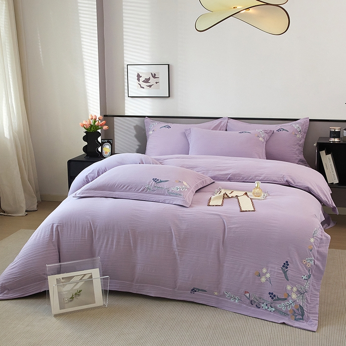 91家纺网 家纺一手货源 找家纺 金纱玉纺家纺 2025新款水洗棉工艺刺绣四件套 恬静时光-紫