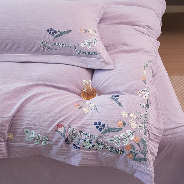 91家纺网 家纺一手货源 找家纺 金纱玉纺家纺 2025新款水洗棉工艺刺绣四件套 恬静时光-紫