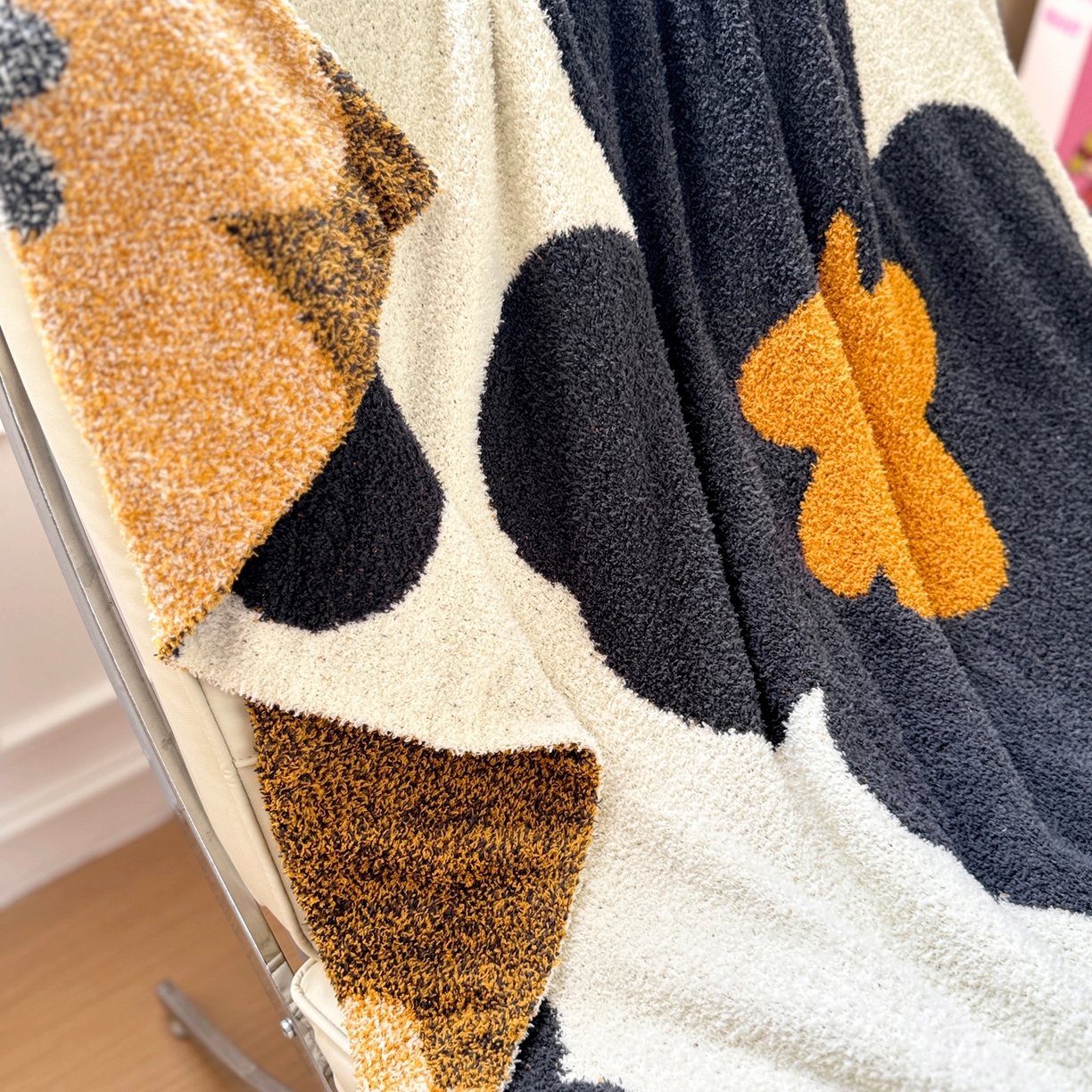 91家纺网 家纺一手货源 找家纺 CINNY馨宜 2025新款半边绒毯休闲毯披肩毯盖毯办公室午睡毯 太阳花