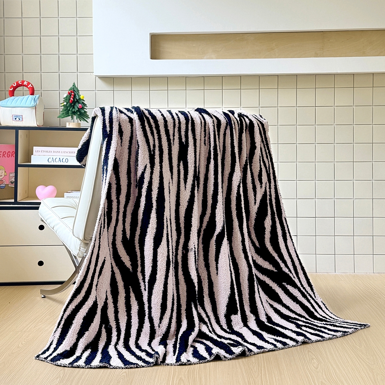 91家纺网 家纺一手货源 找家纺 CINNY馨宜 2025新款半边绒毯休闲毯披肩毯盖毯办公室午睡毯 斑马纹