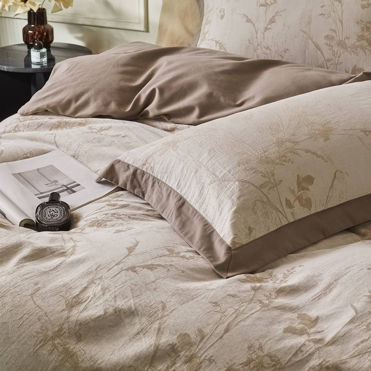 91家纺网 家纺一手货源 找家纺 梦享生活家居 2025新款全棉纯棉色织提花磨毛四件套 全棉磨毛锦绣-米棕