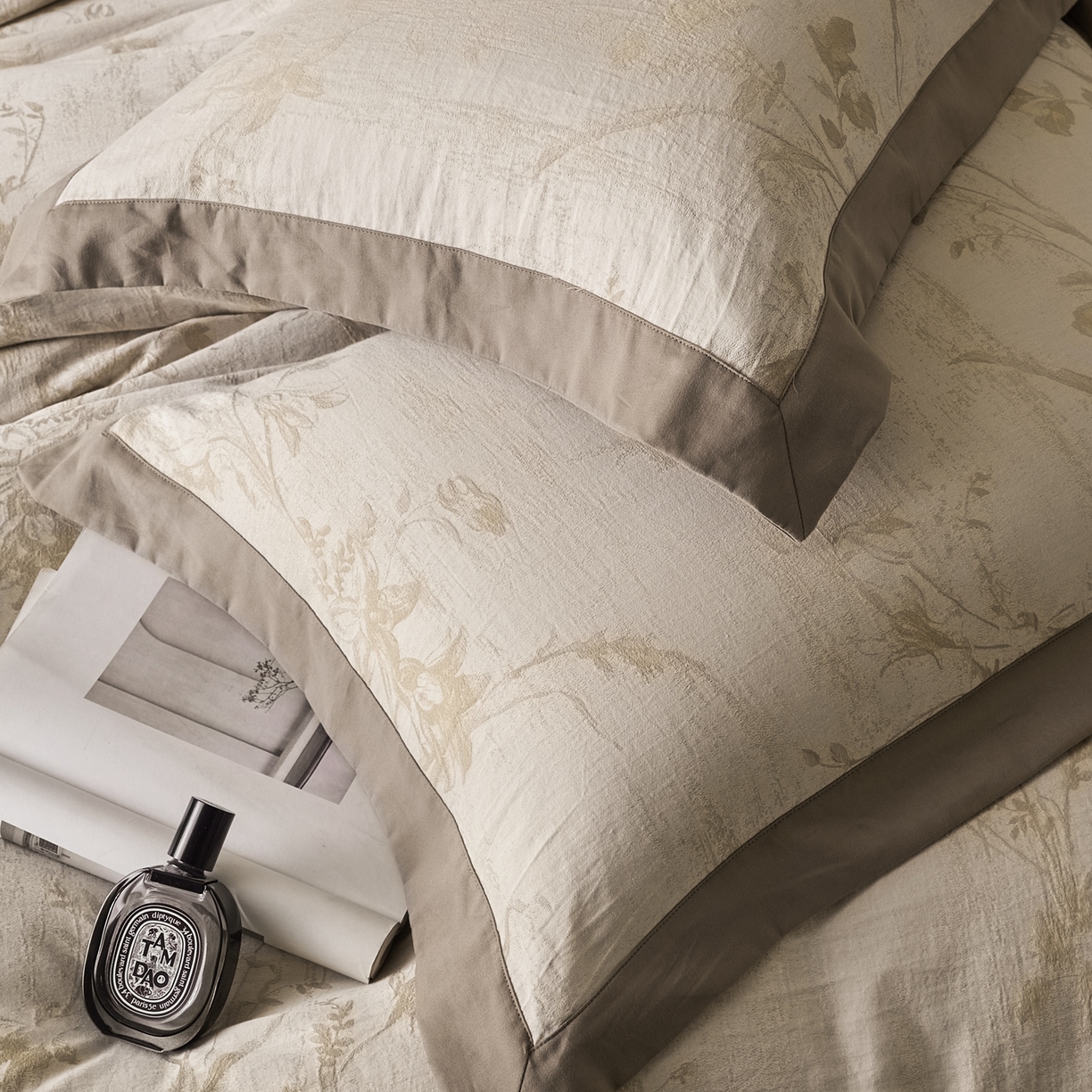 91家纺网 家纺一手货源 找家纺 梦享生活家居 2025新款全棉纯棉色织提花磨毛四件套 全棉磨毛锦绣-米棕