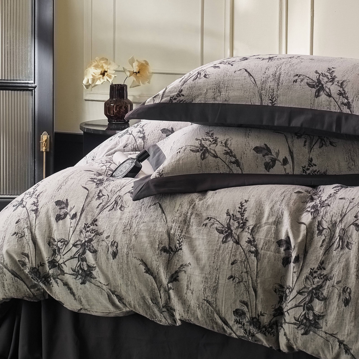 91家纺网 家纺一手货源 找家纺 梦享生活家居 2025新款全棉纯棉色织提花磨毛四件套 全棉磨毛锦绣-墨黑