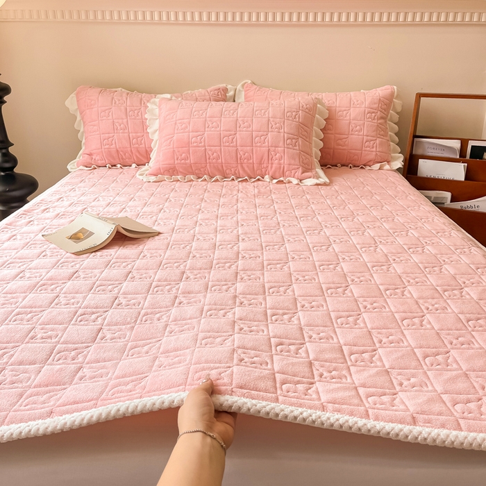 91家纺网 家纺一手货源 找家纺 （总）眠博士 2025新款纯色牛奶绒加厚保暖绗缝大象床褥床垫