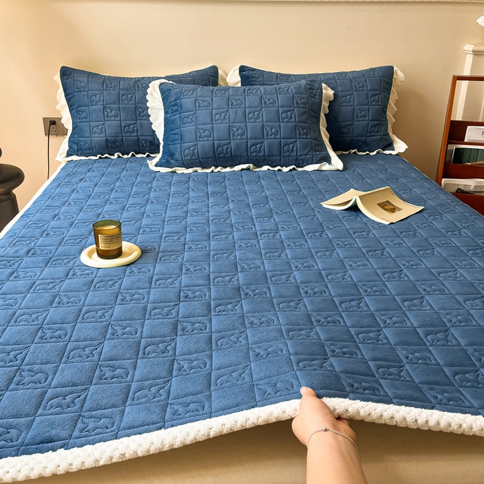 91家纺网 家纺一手货源 找家纺 （总）眠博士 2025新款纯色牛奶绒加厚保暖绗缝大象床褥床垫