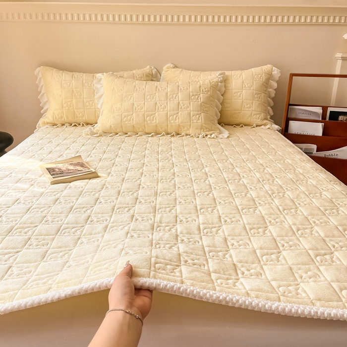 91家纺网 家纺一手货源 找家纺 （总）眠博士 2025新款纯色牛奶绒加厚保暖绗缝大象床褥床垫