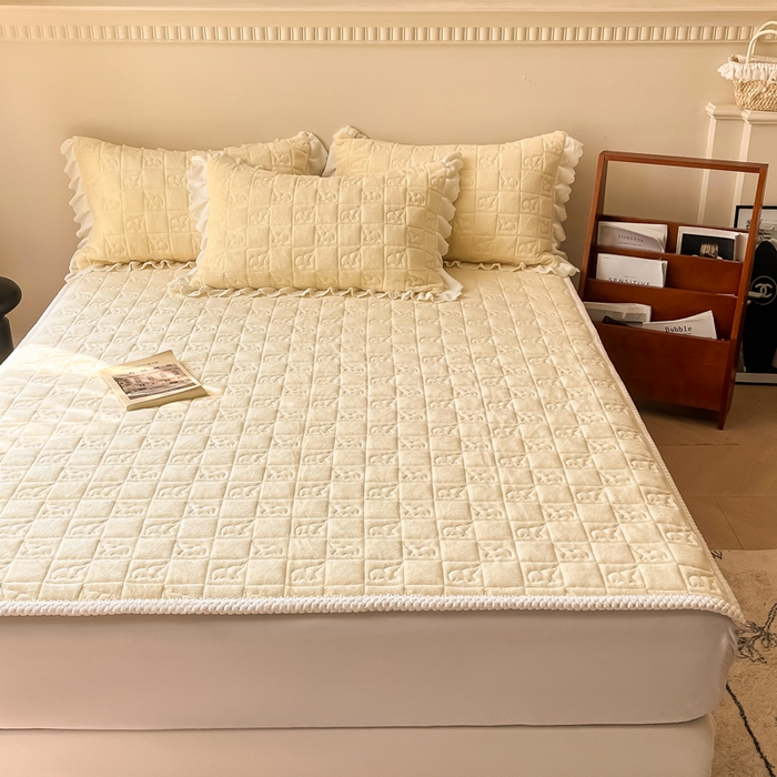 91家纺网 家纺一手货源 找家纺 眠博士 2025新款纯色牛奶绒加厚保暖绗缝大象床褥床垫 床护垫-鹅黄