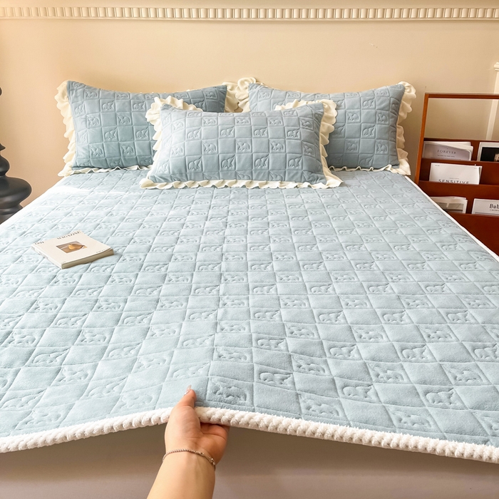 91家纺网 家纺一手货源 找家纺 （总）眠博士 2025新款纯色牛奶绒加厚保暖绗缝大象床褥床垫