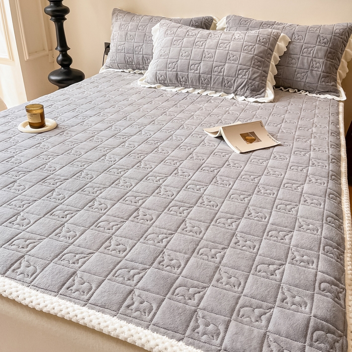 91家纺网 家纺一手货源 找家纺 眠博士 2025新款纯色牛奶绒加厚保暖绗缝大象床褥床垫 床护垫-浅灰