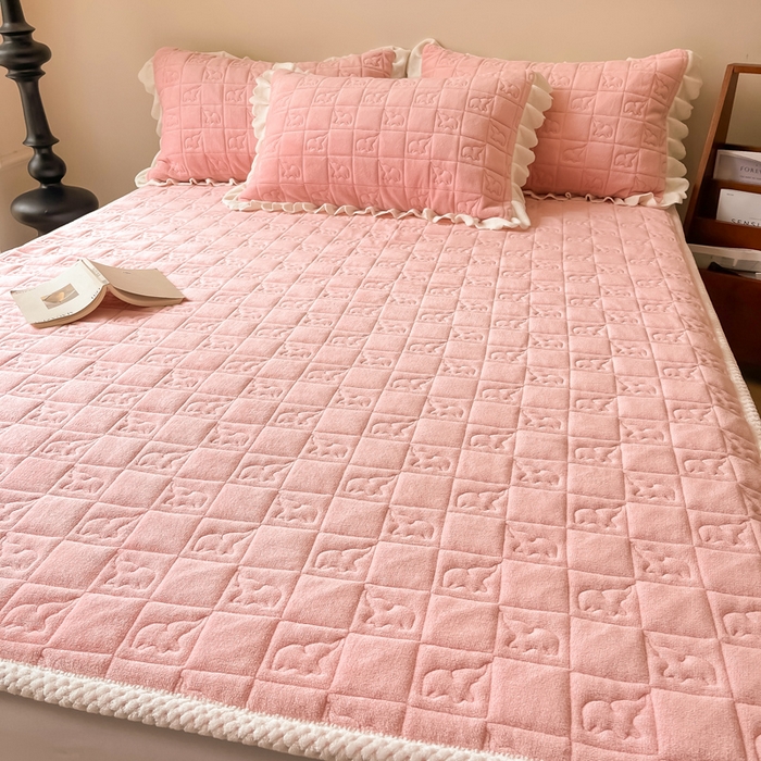 91家纺网 家纺一手货源 找家纺 眠博士 2025新款纯色牛奶绒加厚保暖绗缝大象床褥床垫 床护垫-粉色