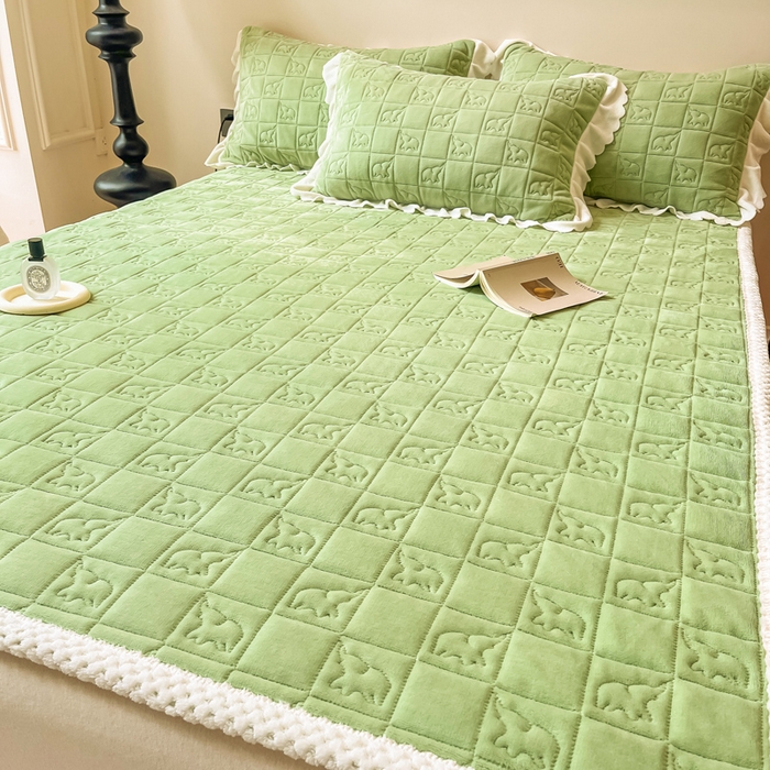 91家纺网 家纺一手货源 找家纺 眠博士 2025新款纯色牛奶绒加厚保暖绗缝大象床褥床垫 床护垫-苹果绿