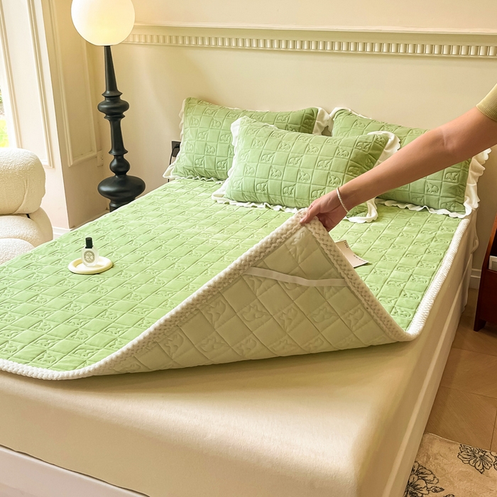 91家纺网 家纺一手货源 找家纺 眠博士 2025新款纯色牛奶绒加厚保暖绗缝大象床褥床垫 床护垫-苹果绿
