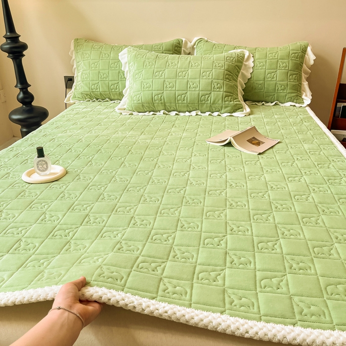 91家纺网 家纺一手货源 找家纺 眠博士 2025新款纯色牛奶绒加厚保暖绗缝大象床褥床垫 床护垫-苹果绿