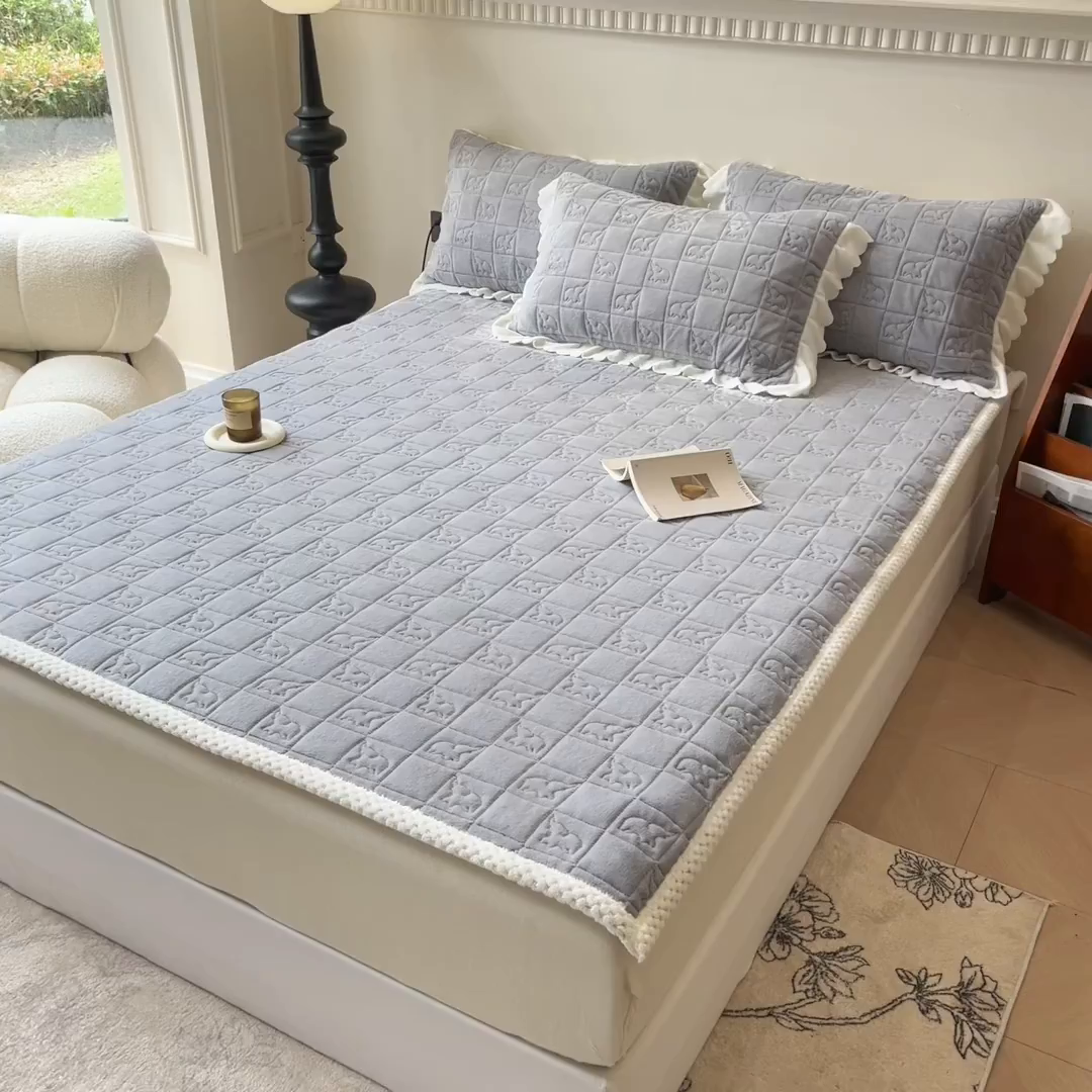 91家纺网 家纺一手货源 找家纺 眠博士 2025新款纯色牛奶绒加厚保暖绗缝大象床褥床垫 床护垫-浅灰