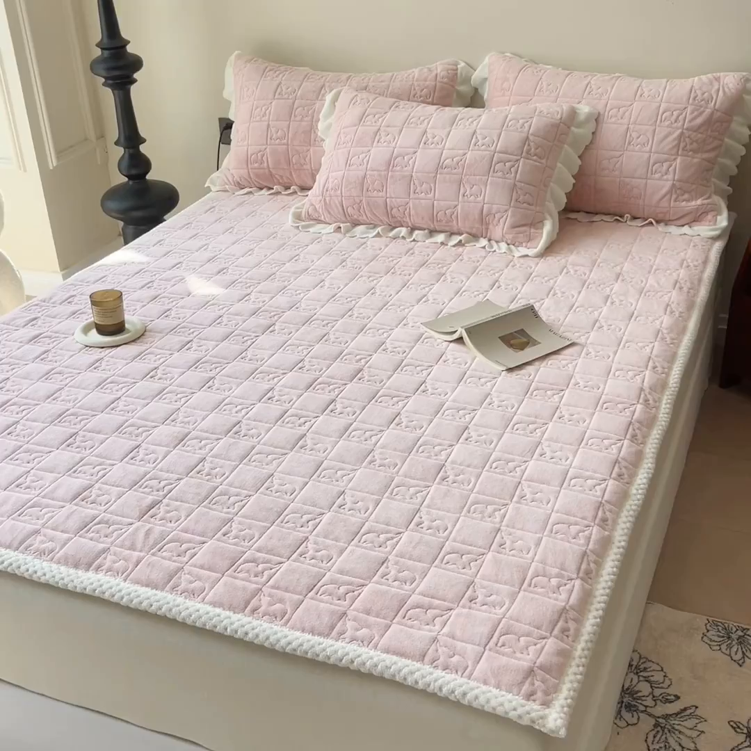 91家纺网 家纺一手货源 找家纺 眠博士 2025新款纯色牛奶绒加厚保暖绗缝大象床褥床垫 床护垫-粉色