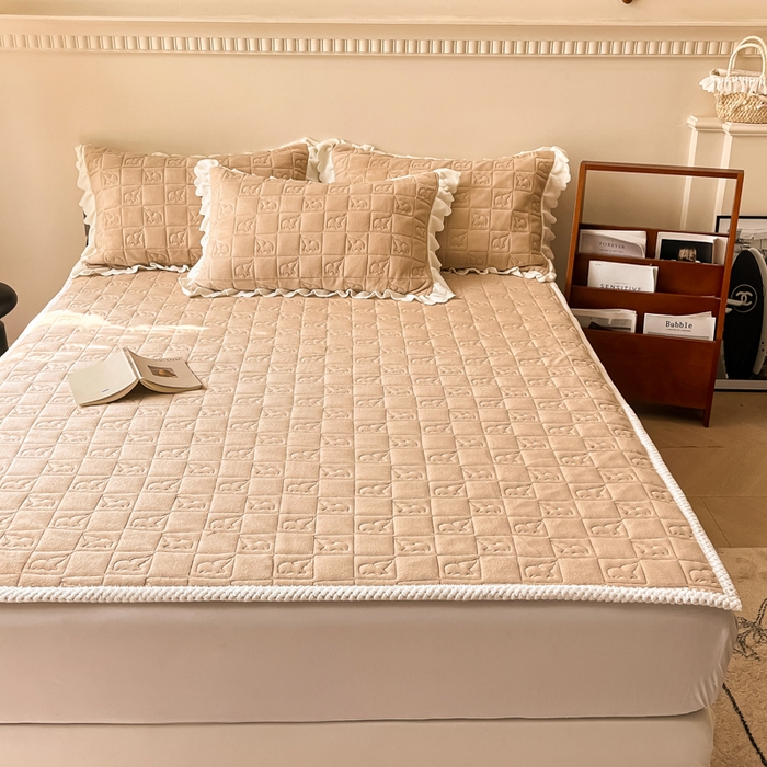 91家纺网 家纺一手货源 找家纺 眠博士 2025新款纯色牛奶绒加厚保暖绗缝大象床褥床垫 床护垫-暖咖