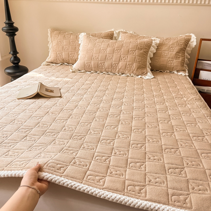 91家纺网 家纺一手货源 找家纺 眠博士 2025新款纯色牛奶绒加厚保暖绗缝大象床褥床垫 床护垫-暖咖