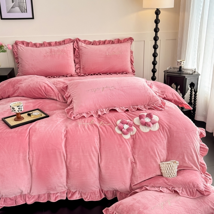 91家纺网 家纺一手货源 找家纺 恋尚羽家纺 2025新款韩版花边婴儿绒大床盖四件套宝宝绒婴肤绒公主风韩式盘花四件套 豆沙