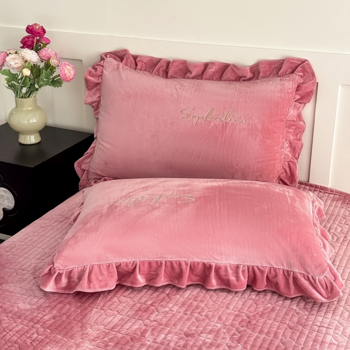 91家纺网 家纺一手货源 找家纺 恋尚羽家纺 2025新款韩版花边婴儿绒大床盖四件套宝宝绒婴肤绒公主风韩式盘花四件套 豆沙