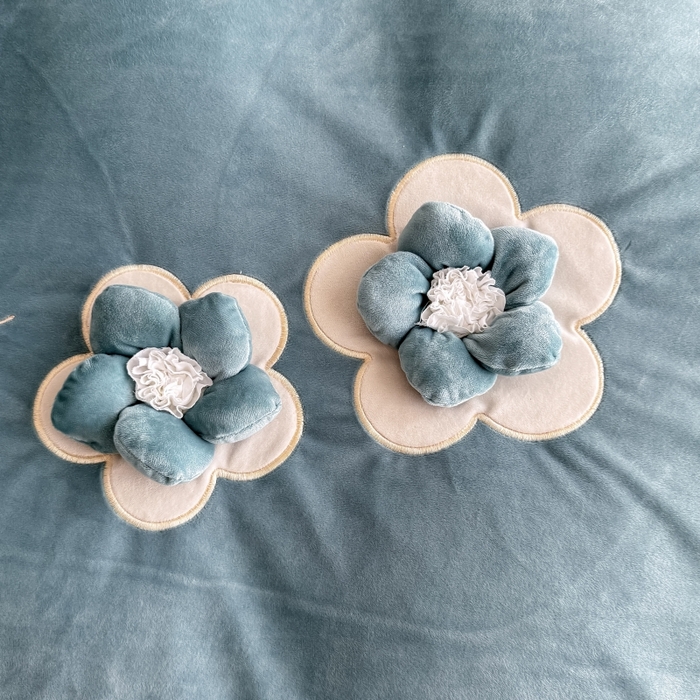 91家纺网 家纺一手货源 找家纺 恋尚羽家纺 2025新款韩版花边婴儿绒大床盖四件套宝宝绒婴肤绒公主风韩式盘花四件套 湖蓝色