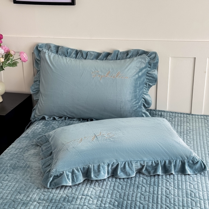 91家纺网 家纺一手货源 找家纺 恋尚羽家纺 2025新款韩版花边婴儿绒大床盖四件套宝宝绒婴肤绒公主风韩式盘花四件套 湖蓝色