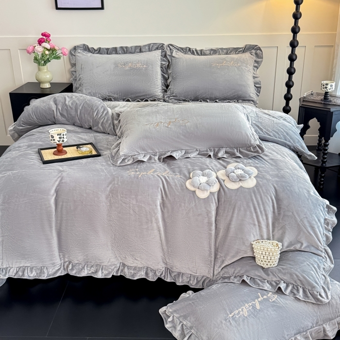 恋尚羽家纺 2025新款韩版花边婴儿绒大床盖四件套宝宝绒婴肤绒公主风韩式盘花四件套 灰色