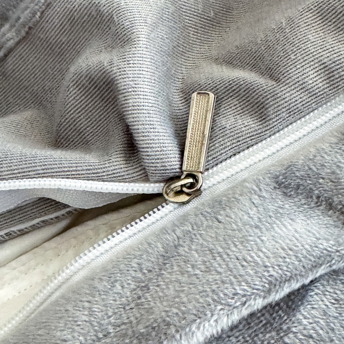 91家纺网 家纺一手货源 找家纺 恋尚羽家纺 2025新款韩版花边婴儿绒大床盖四件套宝宝绒婴肤绒公主风韩式盘花四件套 灰色