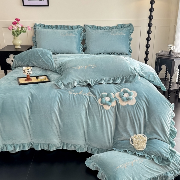 恋尚羽家纺 2025新款韩版花边婴儿绒大床盖四件套宝宝绒婴肤绒公主风韩式盘花四件套 墨绿