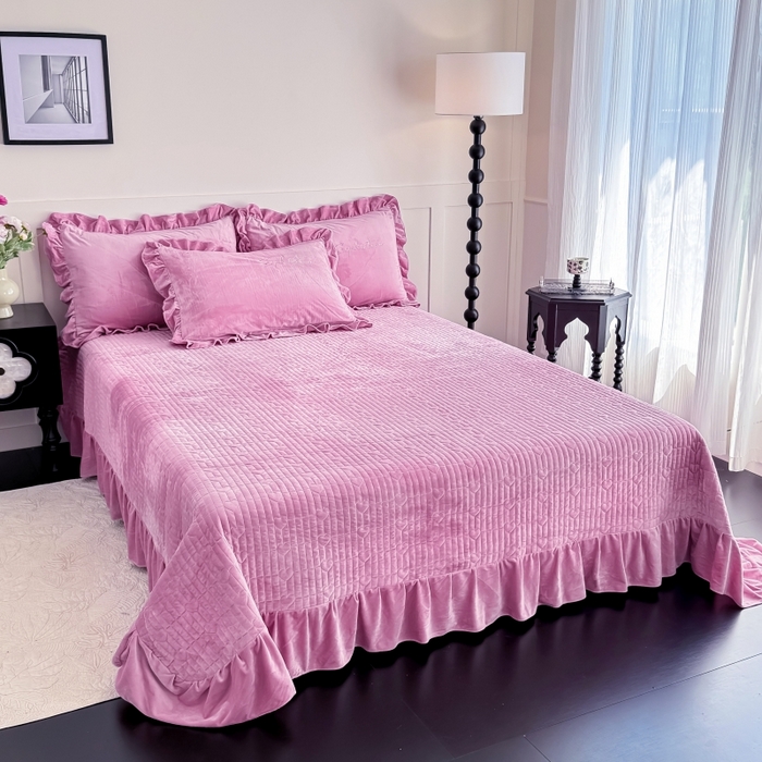 91家纺网 家纺一手货源 找家纺 恋尚羽家纺 2025新款韩版花边婴儿绒大床盖四件套宝宝绒婴肤绒公主风韩式盘花四件套 紫色