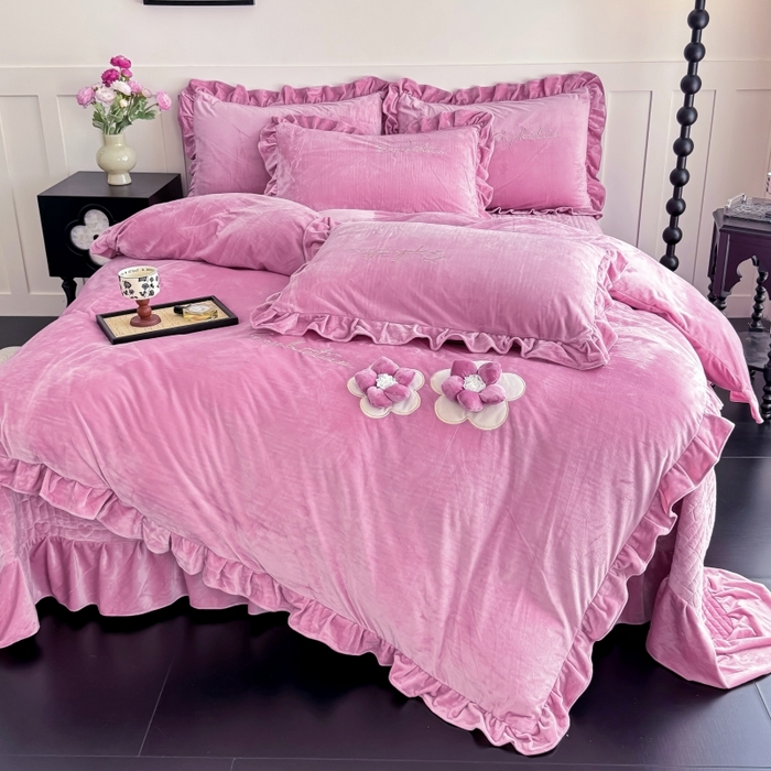 91家纺网 家纺一手货源 找家纺 恋尚羽家纺 2025新款韩版花边婴儿绒大床盖四件套宝宝绒婴肤绒公主风韩式盘花四件套 紫色