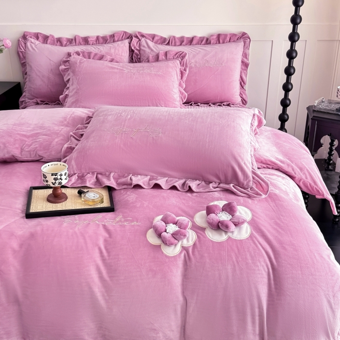 91家纺网 家纺一手货源 找家纺 恋尚羽家纺 2025新款韩版花边婴儿绒大床盖四件套宝宝绒婴肤绒公主风韩式盘花四件套 紫色