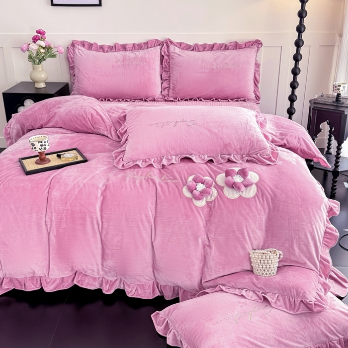 91家纺网 家纺一手货源 找家纺 恋尚羽家纺 2025新款韩版花边婴儿绒大床盖四件套宝宝绒婴肤绒公主风韩式盘花四件套 紫色